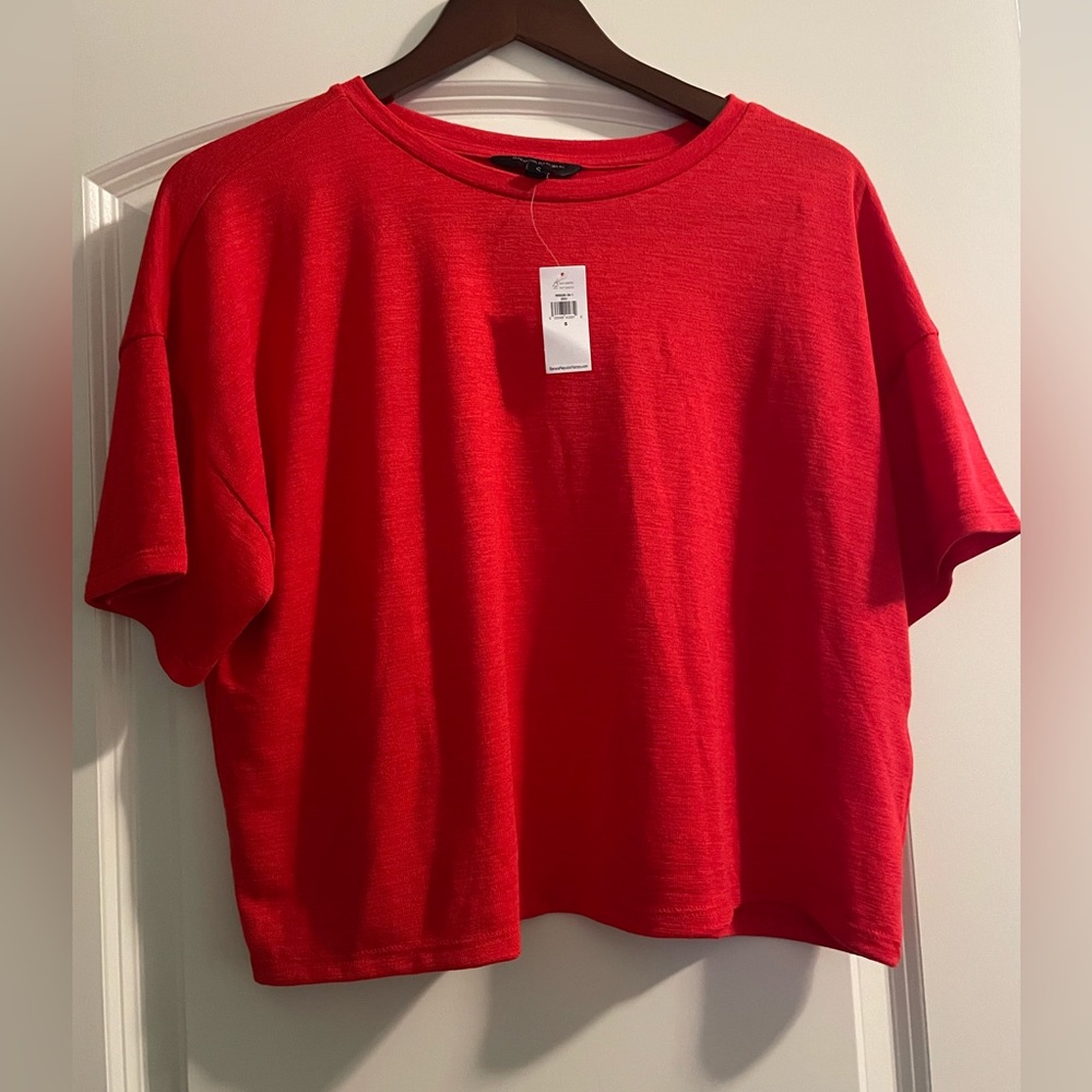 New with tags! Banana Republic Crop Flowy Tshirt in size Small! ❤️✨❤️